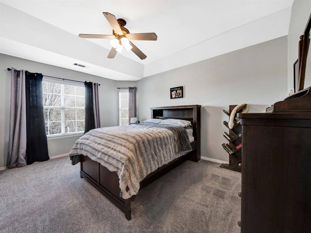 Secondary bedroom UPSTAIRS