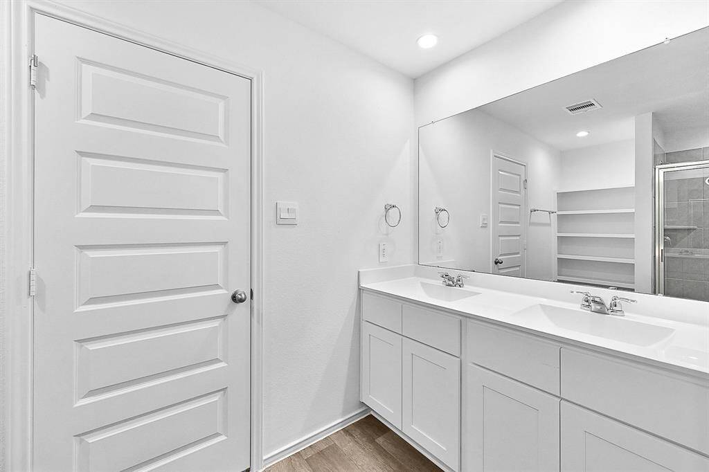*Images and 3D tour are for illustration only and options may vary from home as built.