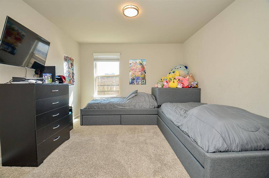 Comfortable and well-sized secondary bedrooms, perfect for family, guests, or a home office.