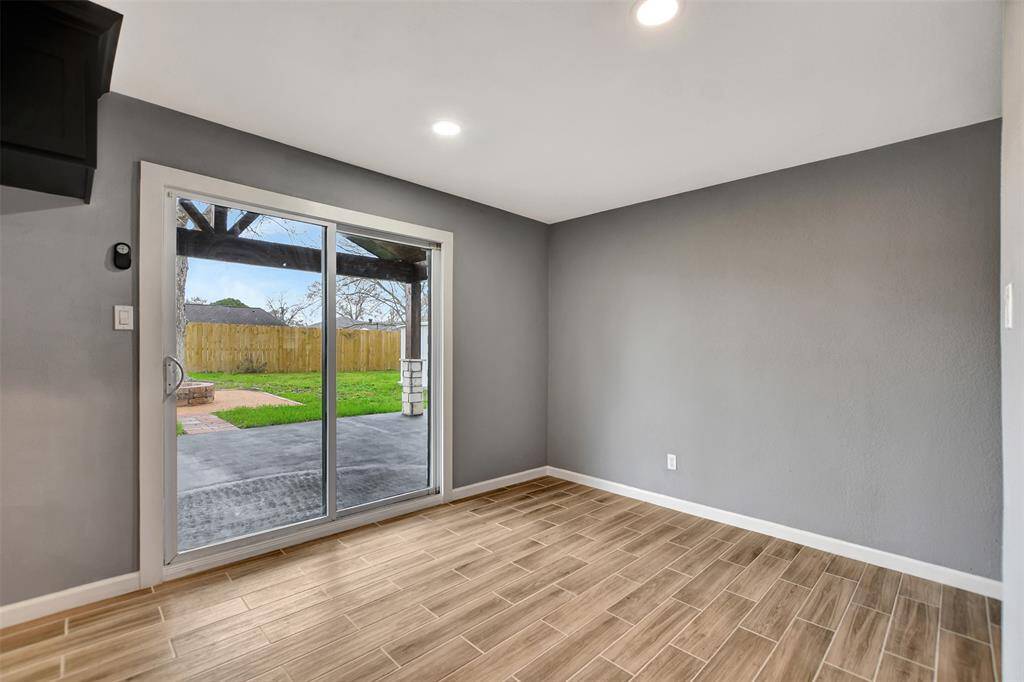 Open the sliding door and enjoy a breeze.
