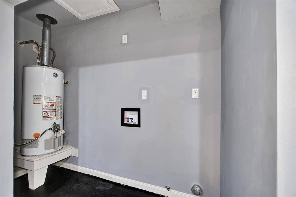 washer and dryer connections in garage