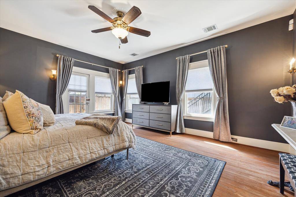 Note the natural light, rich colors and grand space.