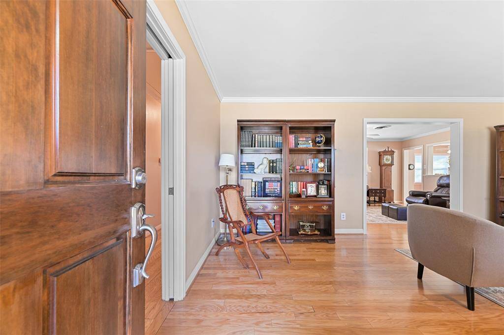 Let's step inside to take a look at this meticulously maintained and recently updated home.