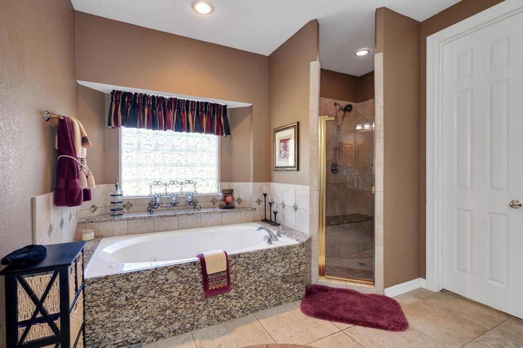 Primary bathroom jetted tub