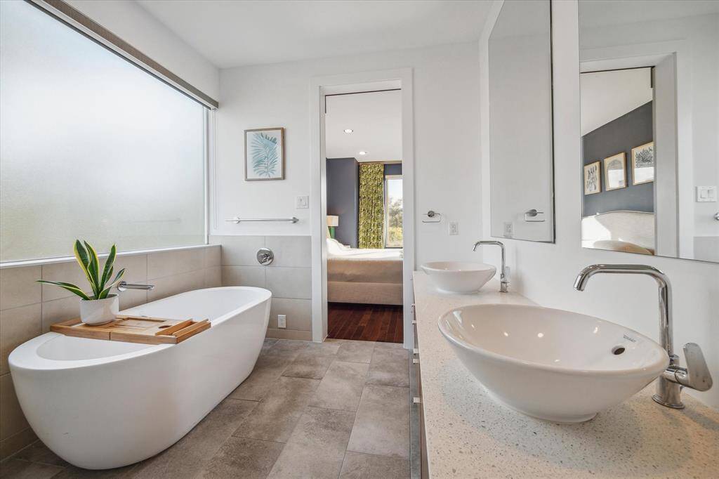 Clean and timeless bathroom design.
