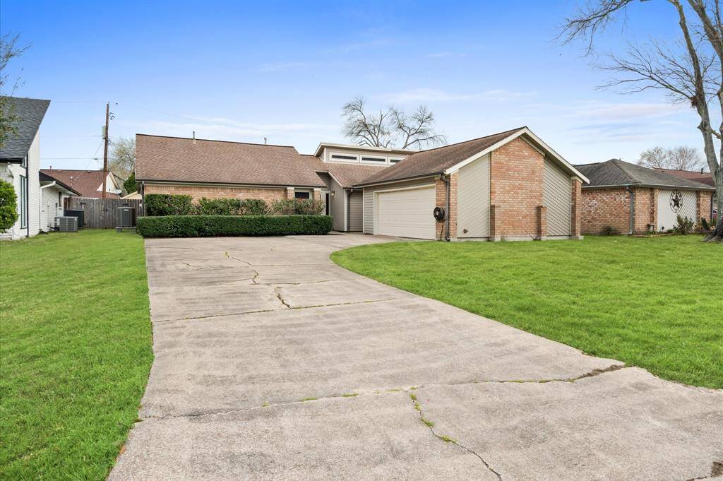 No HOA or MUD tax