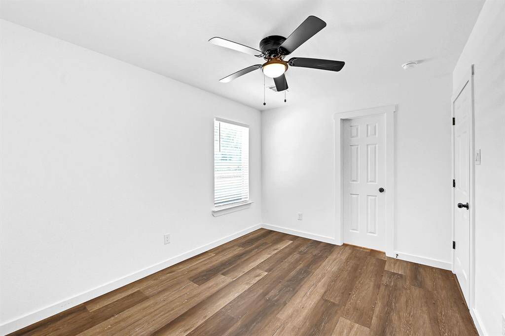 Secondary bedroom
