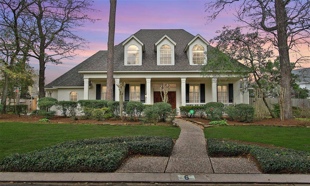 Great home with a wonderful porch!
