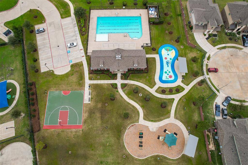 Canyon Lakes West has top-notch amenities