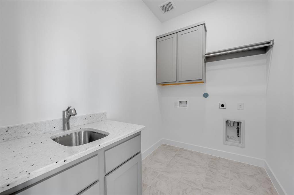 9123 Heckenberg Arbor Lane ~ Ready Now