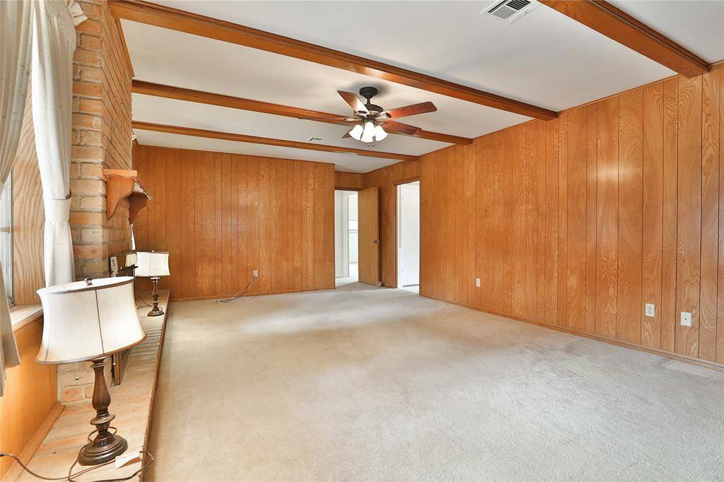 Den area has great flow and easy access to the back patio.  Wonderful room for big gatherings!
