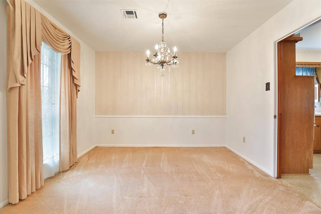 Dining area that could be incorporated into your kichen when you remodel!