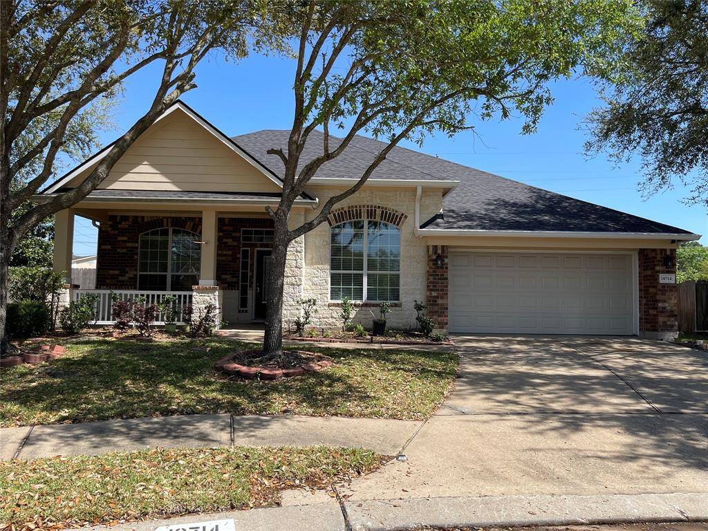 Welcome home to 10714 Barker Lake Court!