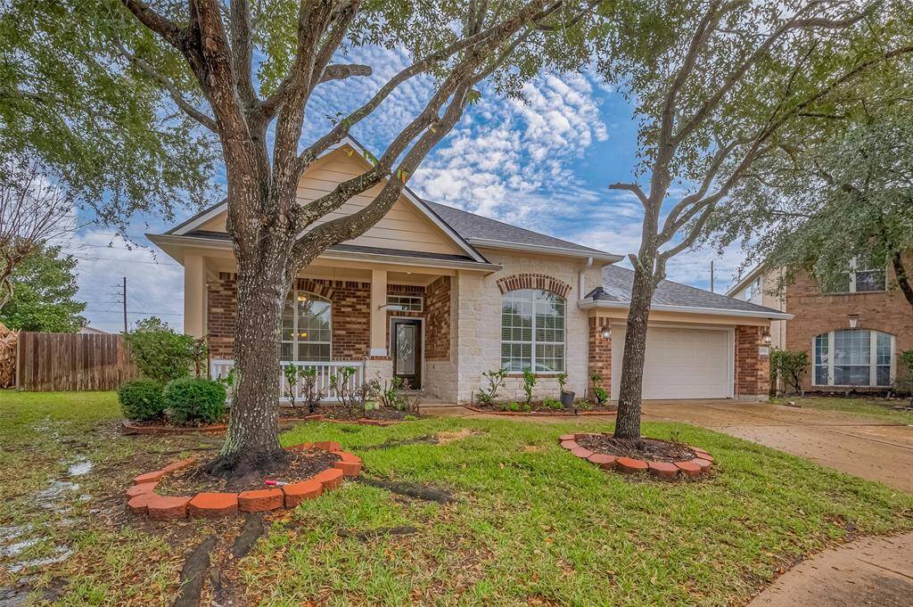 Welcome home to 10714 Barker Lake Court!