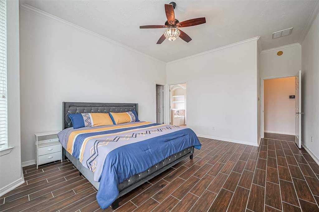 Primary suite