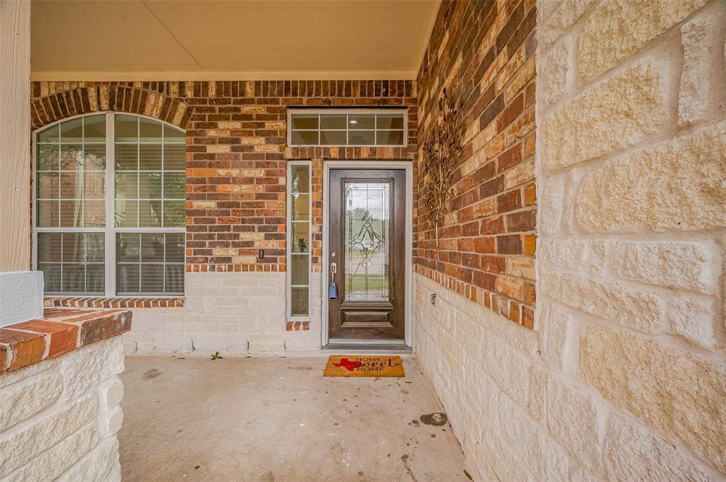 Welcome home to 10714 Barker Lake Court!