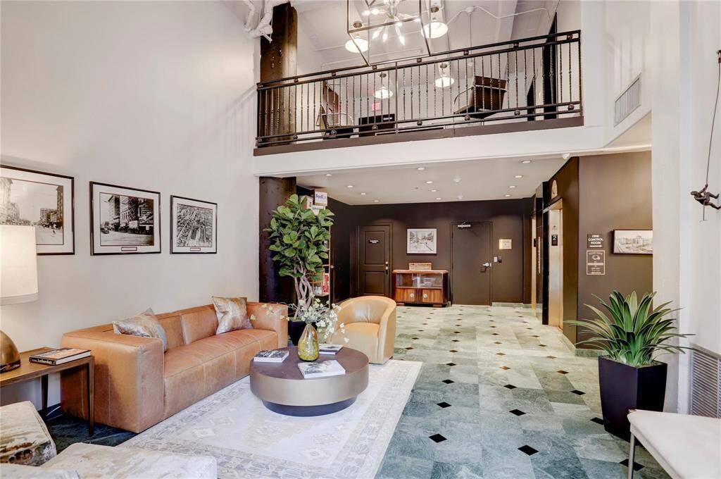 As you enter the historic Keystone Lofts, you’re greeted by a stunning lobby that blends classic charm with modern touches. The beautiful architecture and welcoming ambiance set the tone for the rest of the building, giving you a taste of the character and style throughout.