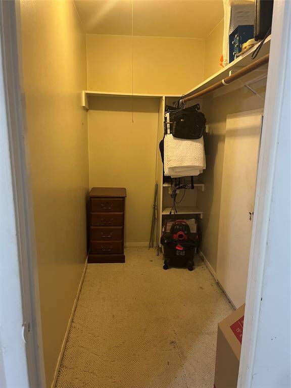 Walk in Closet upstairs