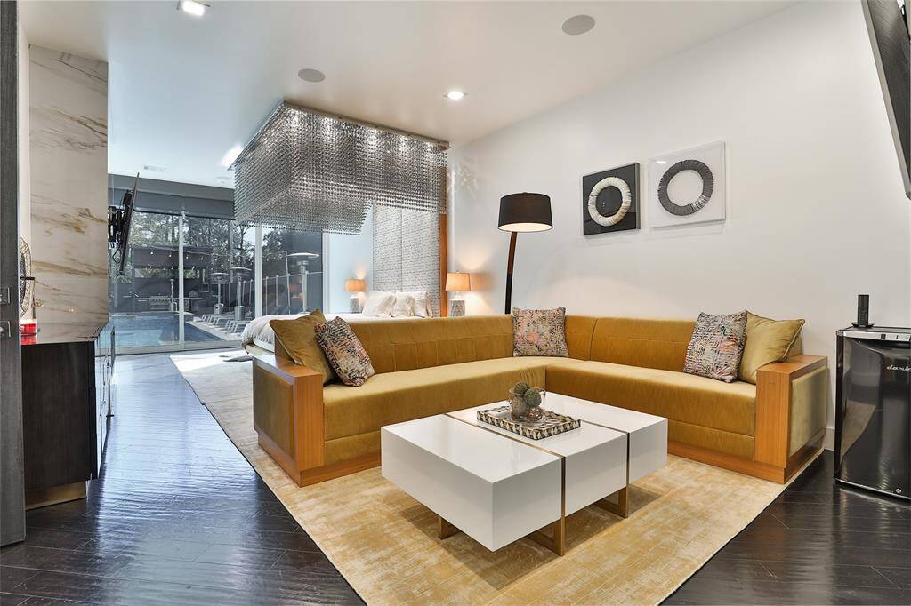 Your very own ensuite lounge awaits late nights with your love and a glass of wine or curl up with the latest best selling novel.