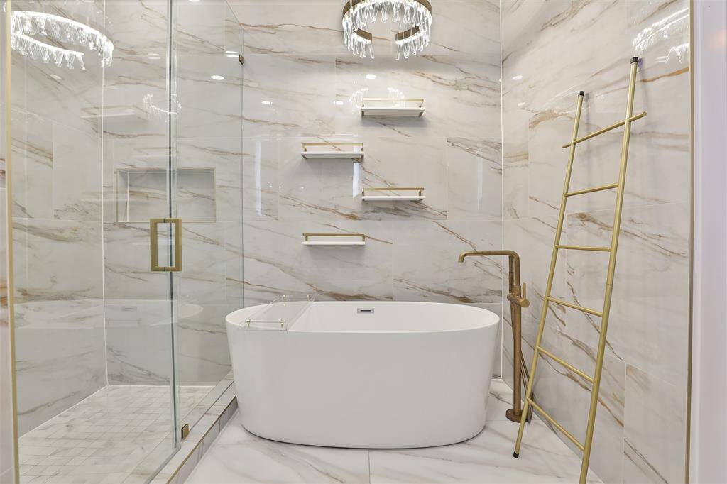 Soak your troubles away in the 59" PERLATO FIRENZE FREESTANDING SOAKER TUB