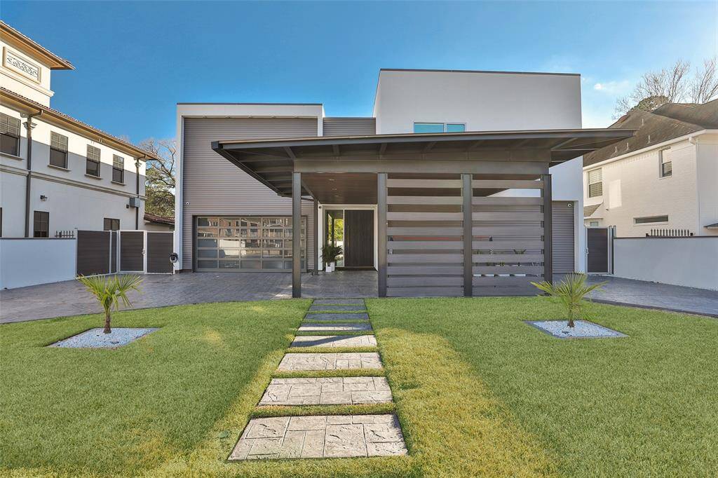 Property zoned to the esteemed Memorial JR, HS & Bunker Hill Elem. This home is truly an entertainers delight with a circle drive allowing for 10 plus cars for entertaining. IPEA decking material, that will never warp was used in place a wood to give balance to the cool stucco.