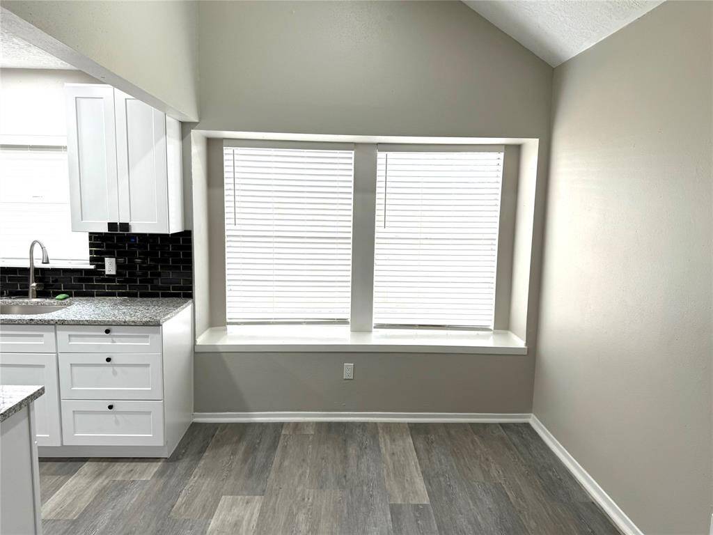 breakfast area off the living room