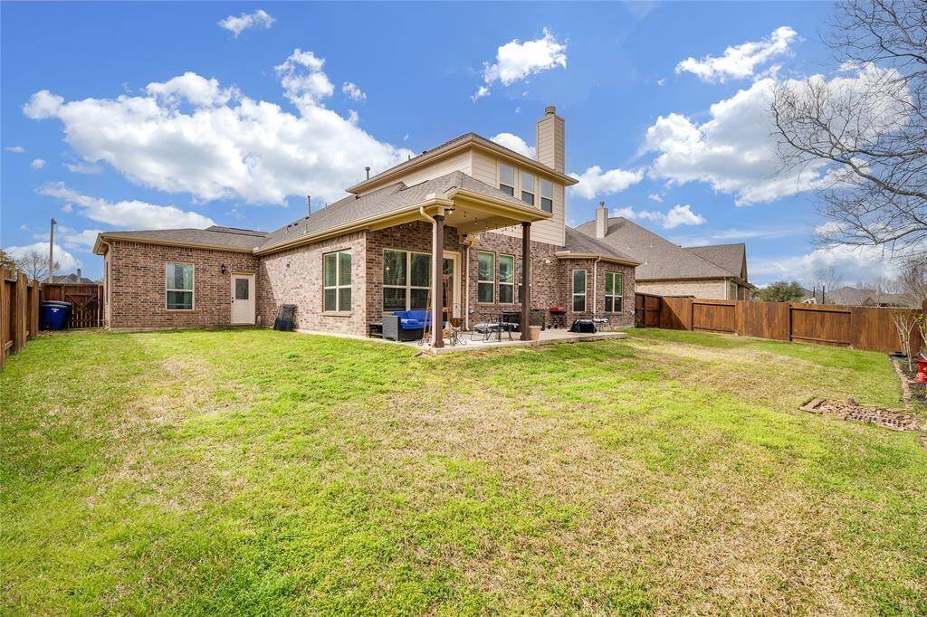 Separate entry from the backyard into inlaw suite