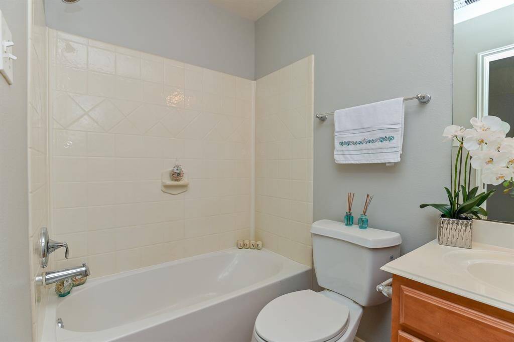 Spotless primary bathroom with modern finishes.