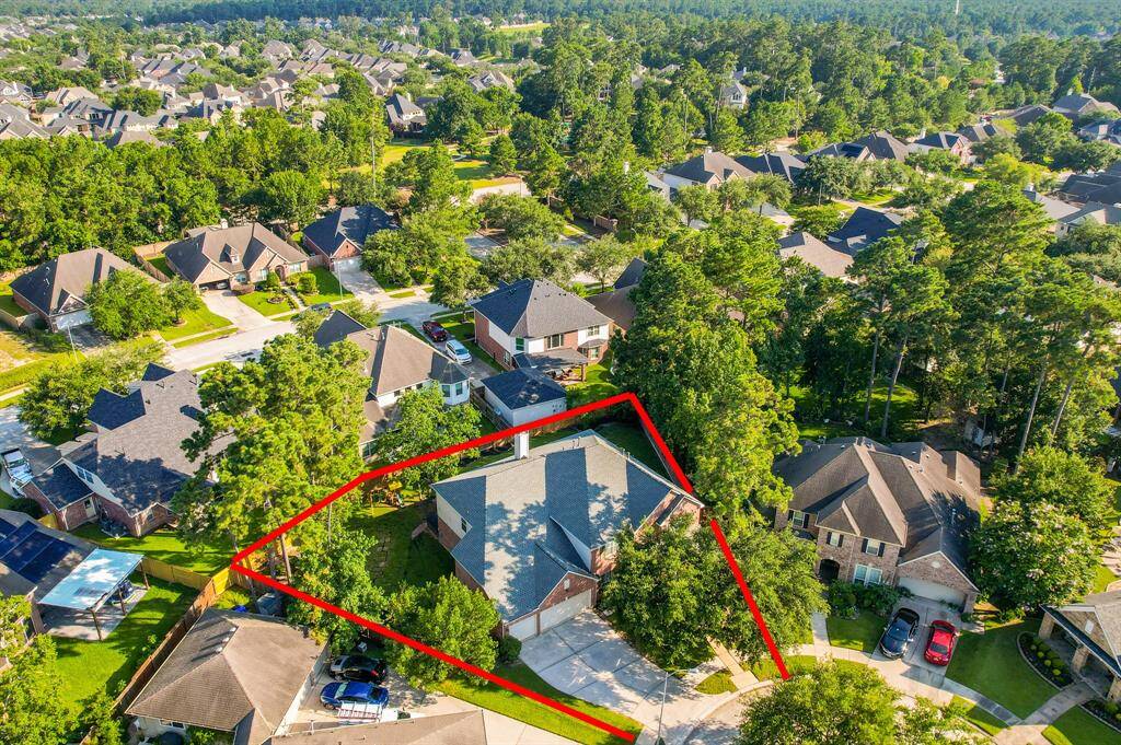 Discover your dream home nestled in a tranquil cul-de-sac, offering privacy and charming neighborhood views.