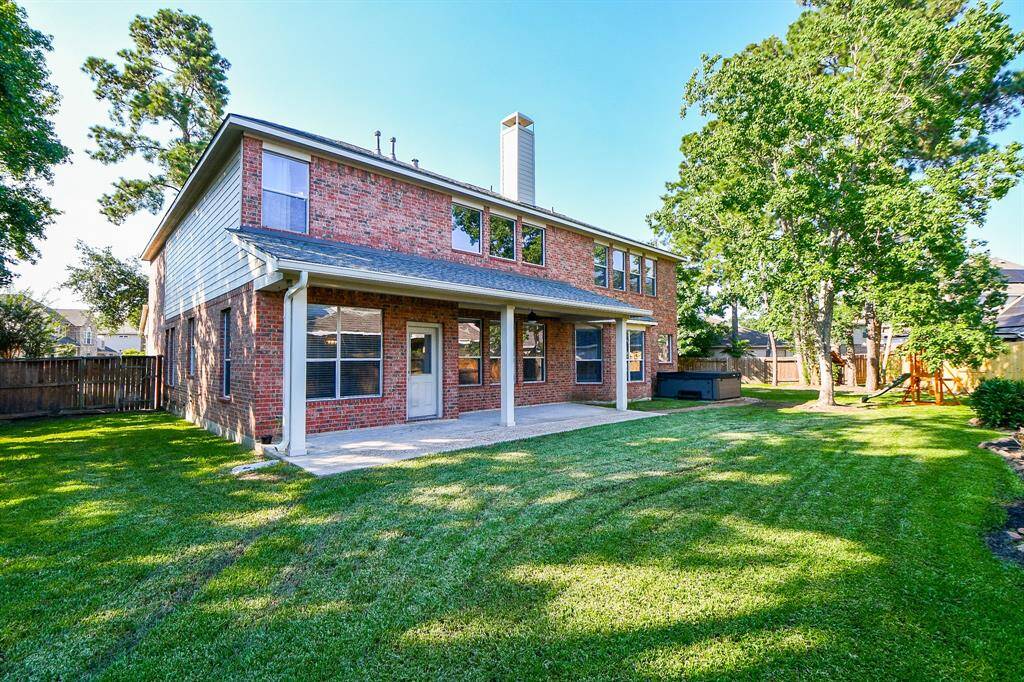 Expansive quarter-acre backyard, ideal for your dream landscaping.