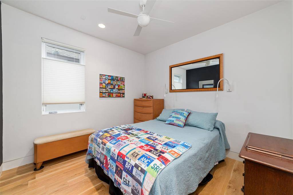 Guest bedroom, complete with an ensuite bathroom and walk-in closet.