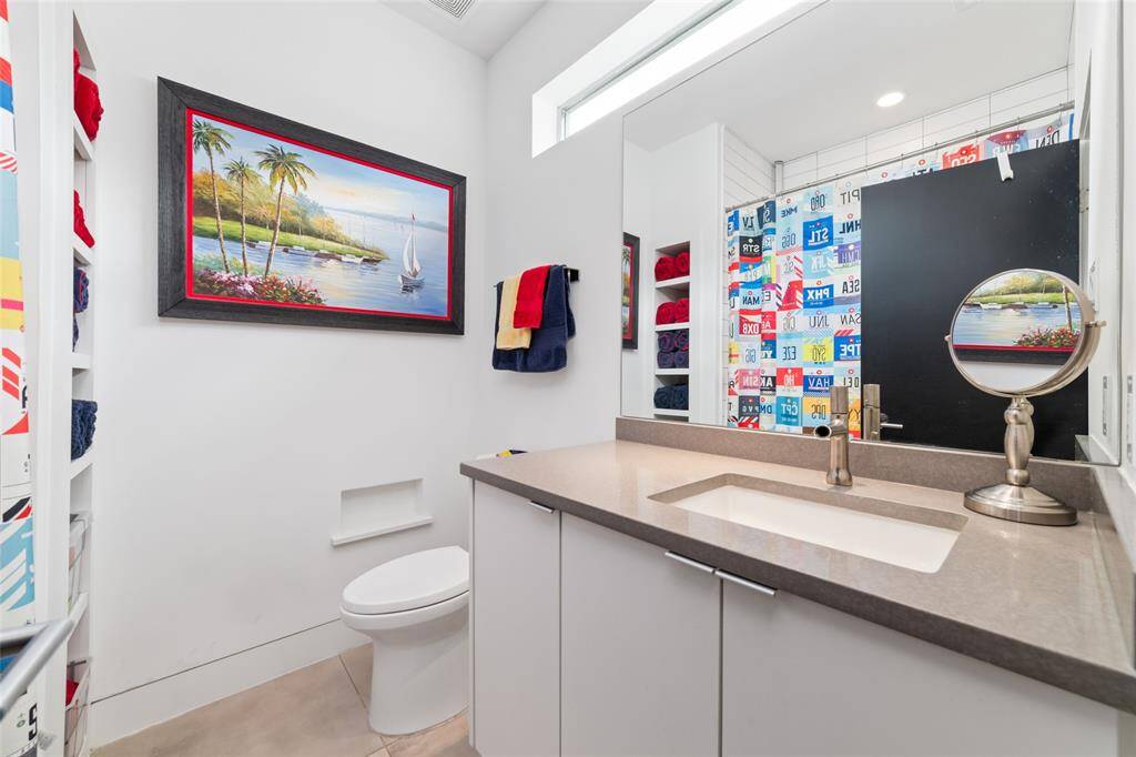 Guest bedroom’s ensuite bathroom.
