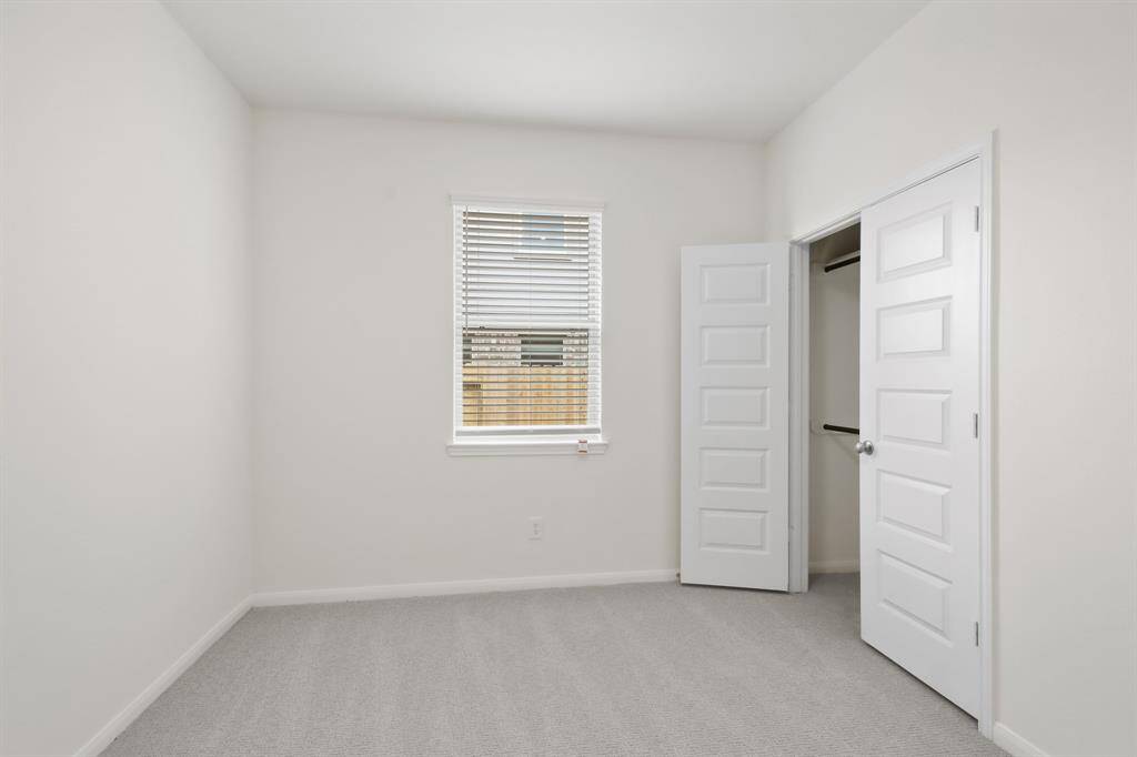 Spacious owner's suite (*Photo not of actual home and used for illustration purposes only.)
