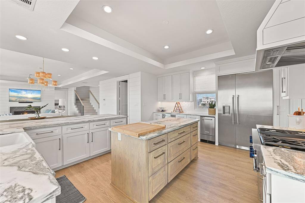 Kitchen - Main Floor