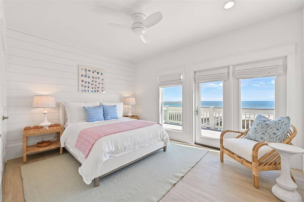 Guest Room 1 - Top Floor