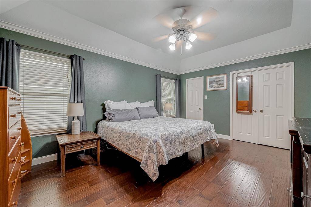 Designer paint and spacious room bring tranquility