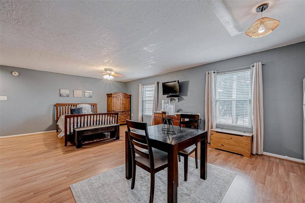 500 square foot apartment perfect for guests or someone who needs their own space.
