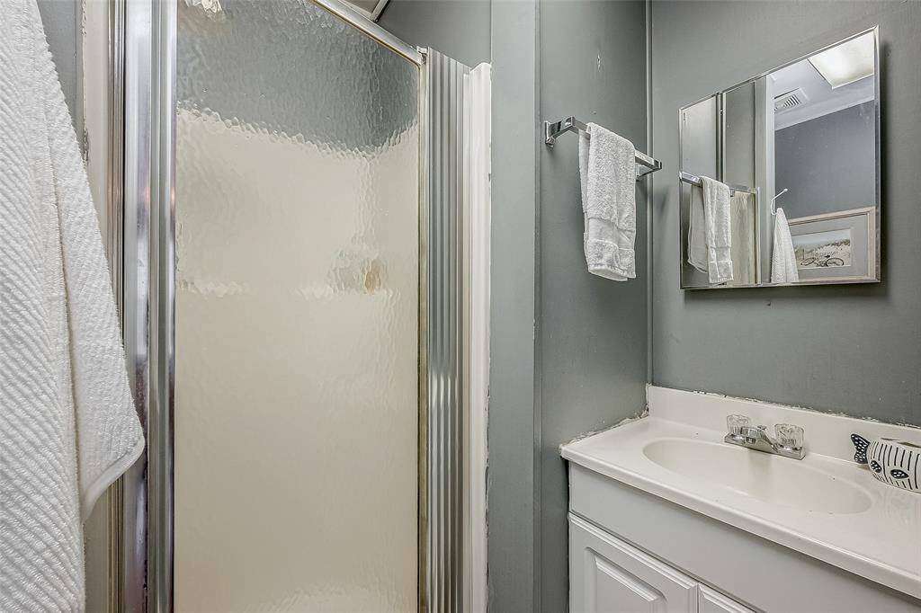 Full bath in the garage apartment makes this a perfect space for anyone who may need their own respite.