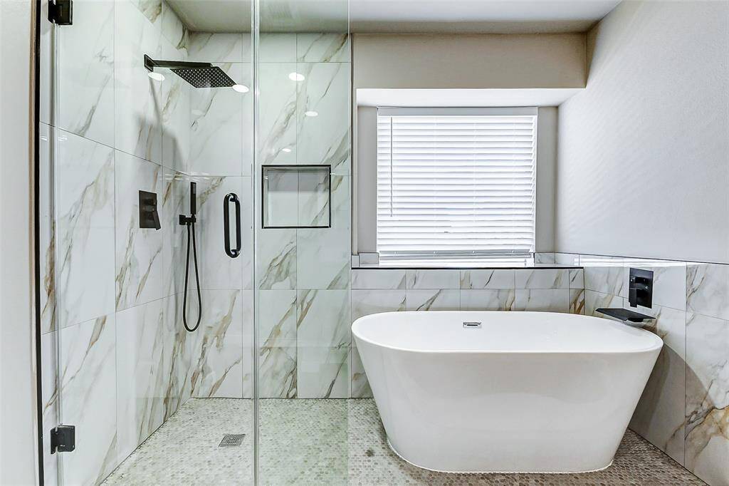 shower/tub combo