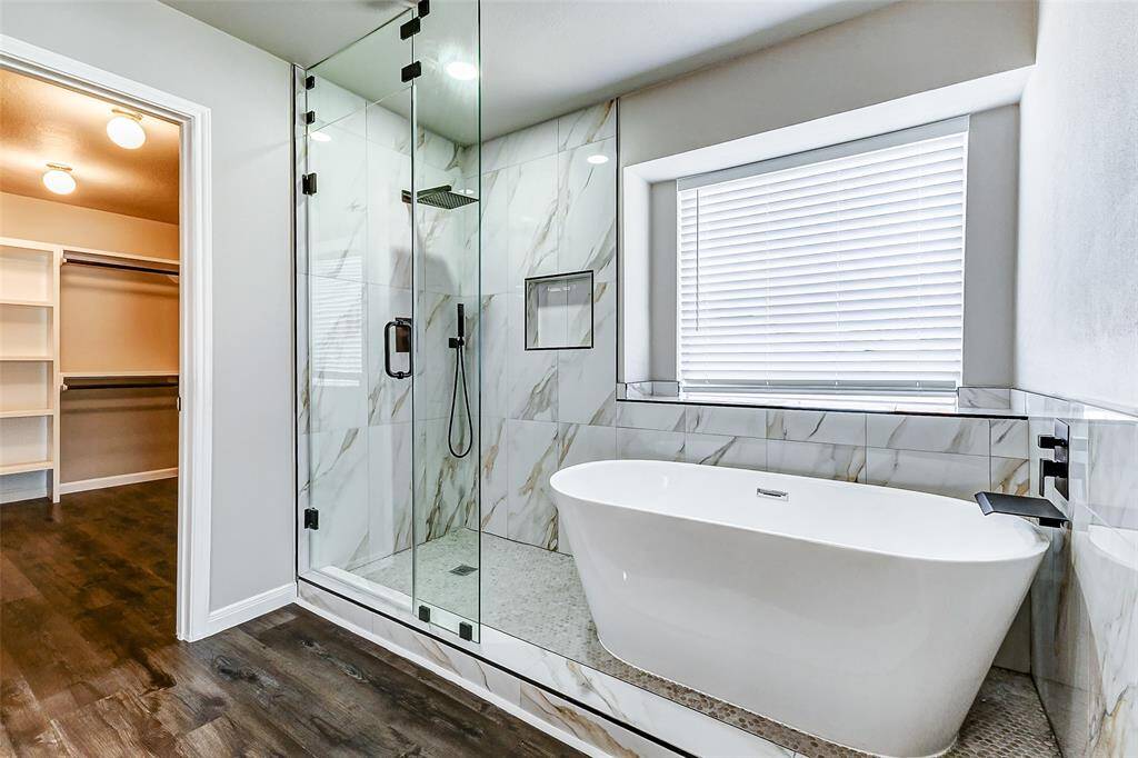 shower/tub combo
