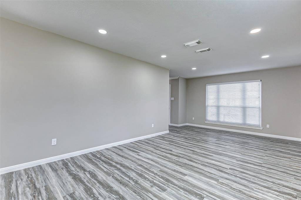 Dining/family room