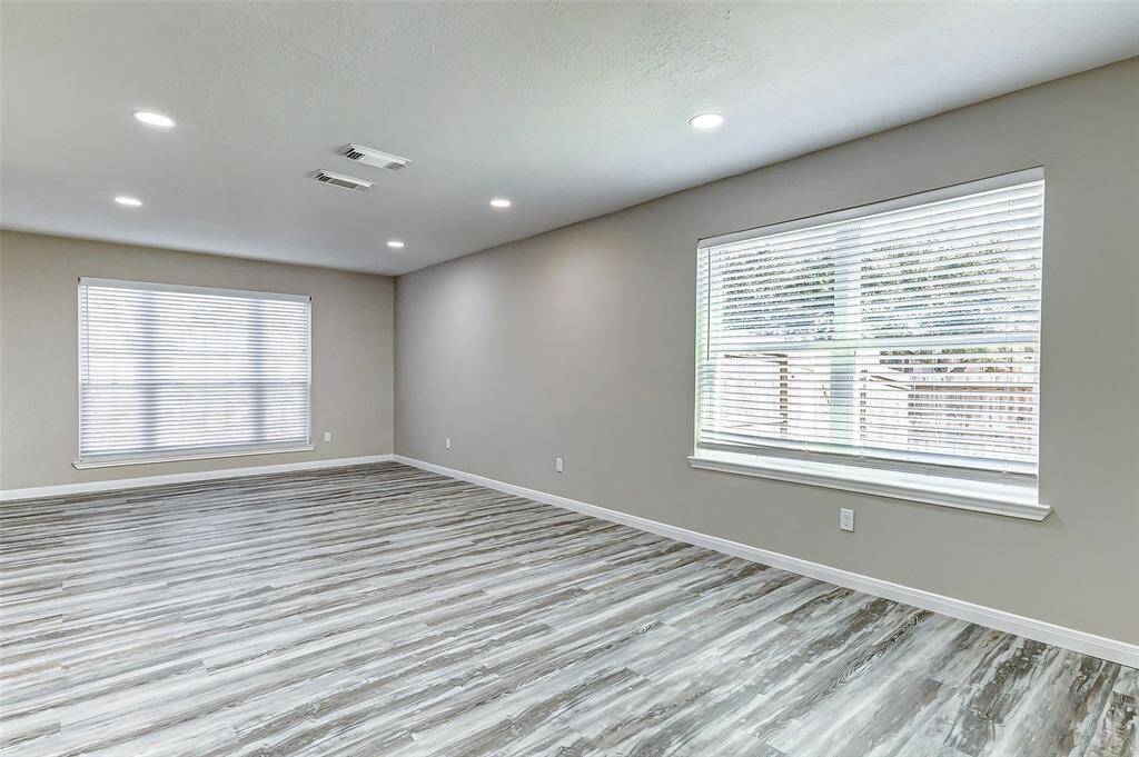 Dining/family room