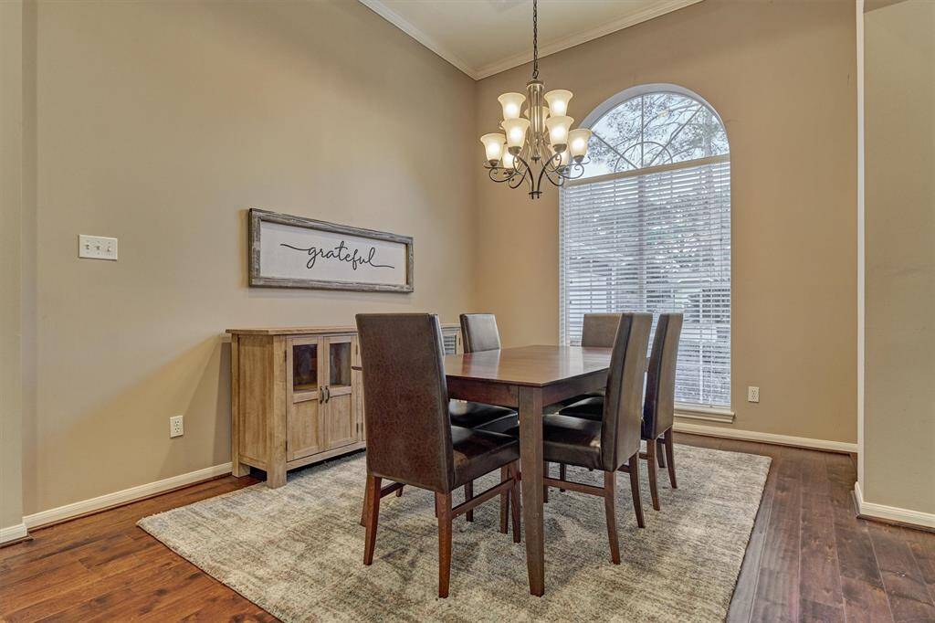 Experience unforgettable dining in this spacious room, ideal for gatherings of all sizes.