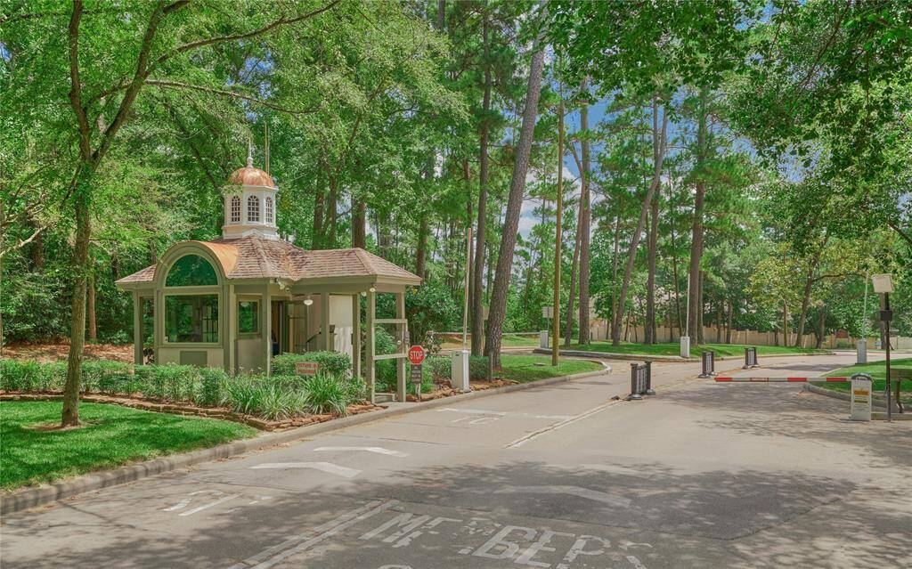 24-hour gated entrance
