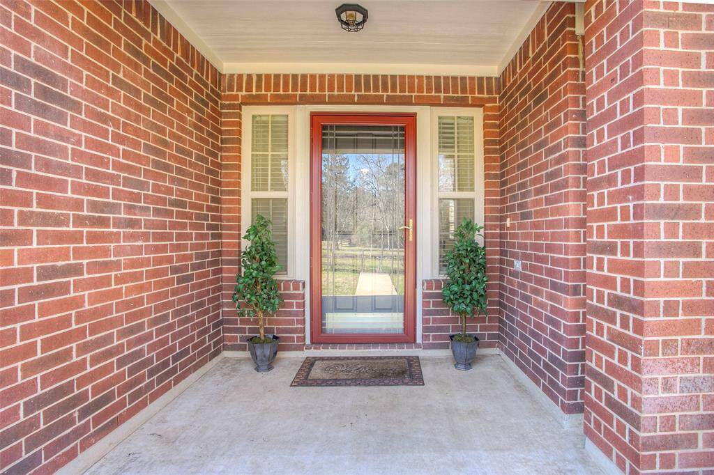 Stunning front door to your new home!