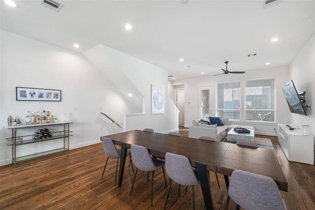 Alternate view of Dining area.