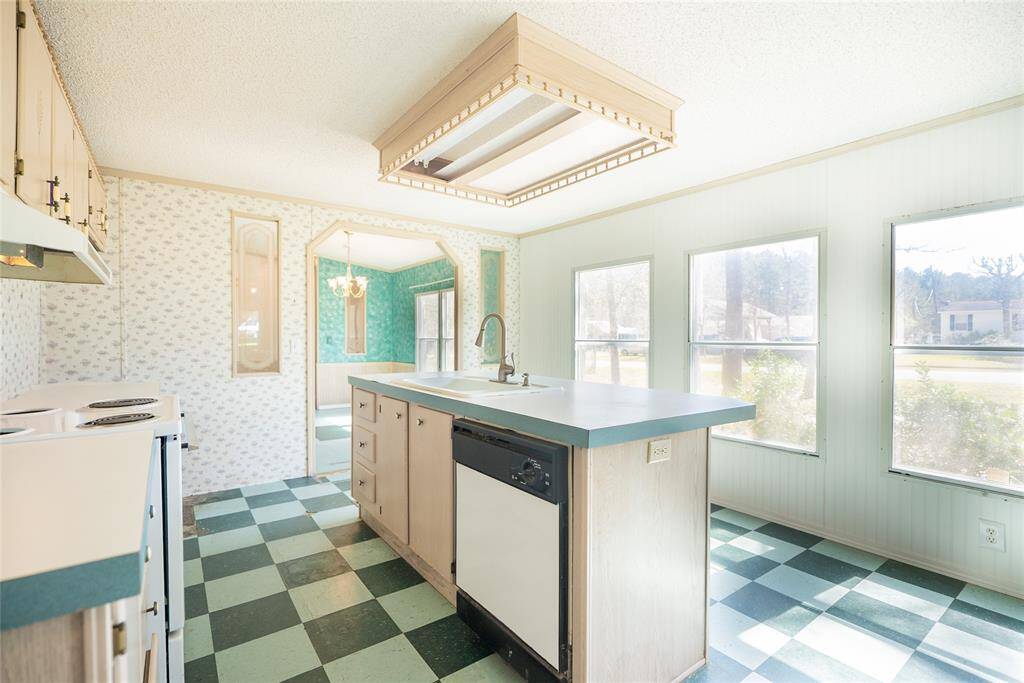 Island Kitchen with lots of natural light!