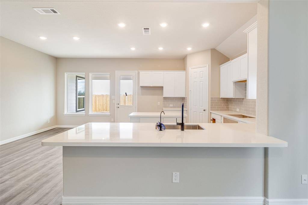 Note: Sample product photo. Actual exterior and interior selections may vary by homesite.