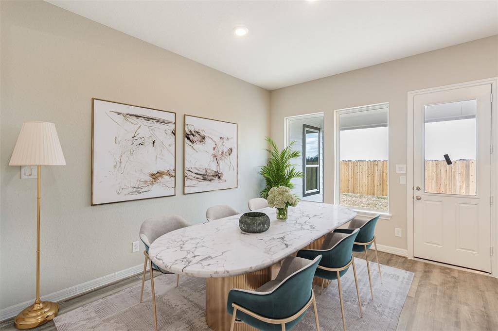 Note: Sample product photo. Actual exterior and interior selections may vary by homesite.