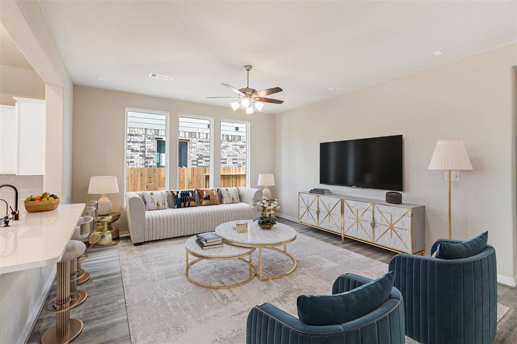 Note: Sample product photo. Actual exterior and interior selections may vary by homesite.